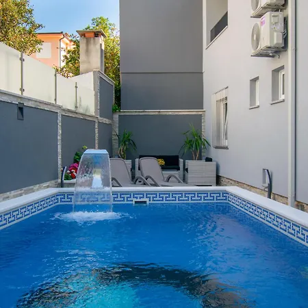 Hudovernik Apartment *
