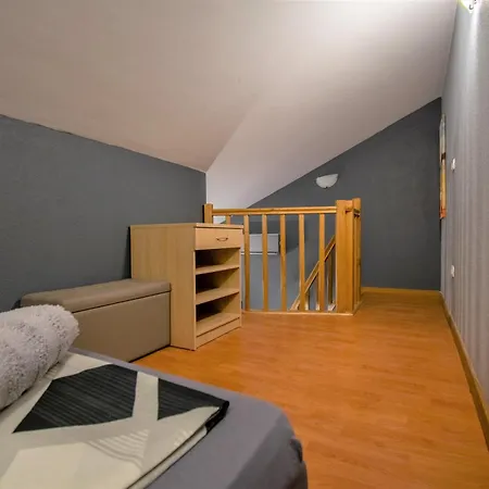 Hudovernik Apartment Baska Voda