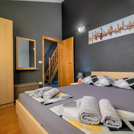 Apartment Hudovernik
